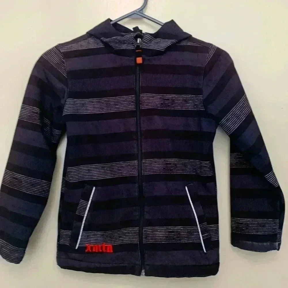 xmtn spring/fall softshell jacket with hood. Two slit pockets on the front.